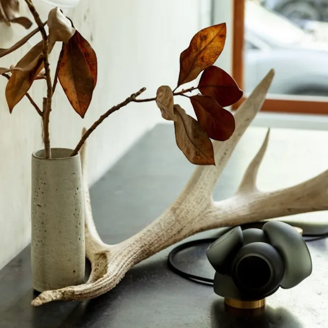 100t table lamp