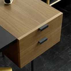 Tanis Desk