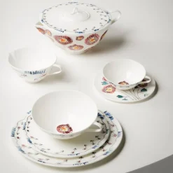 Tea Pot Anemone Milk