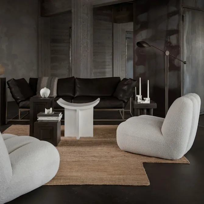 Toe Chair