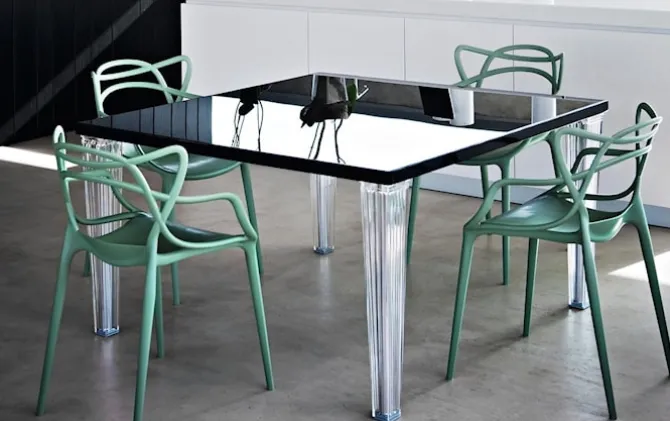 Top Top Dining Table