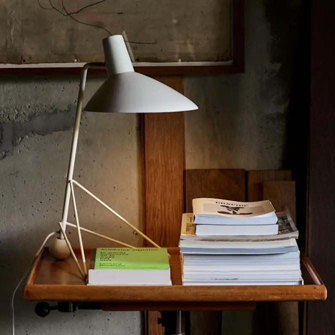Tripod Table Lamp HM9