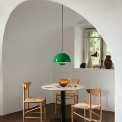 Tripod Table Lamp HM9