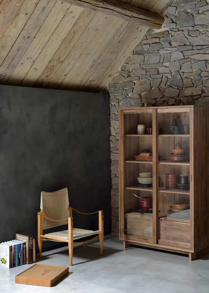 Wave Book Rack