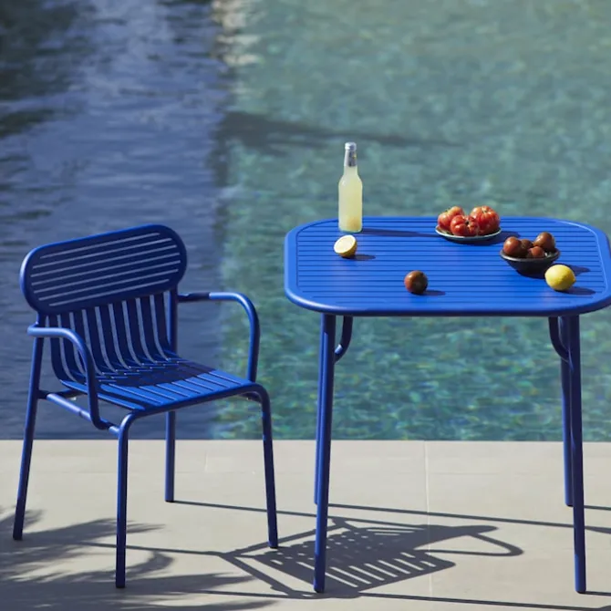 Week-End Square Table