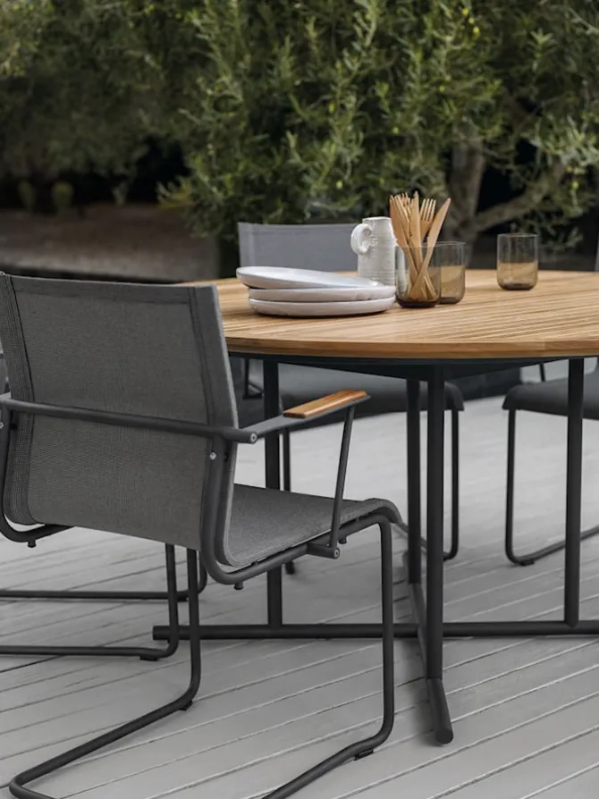 Whirl Teak Table 150 cm